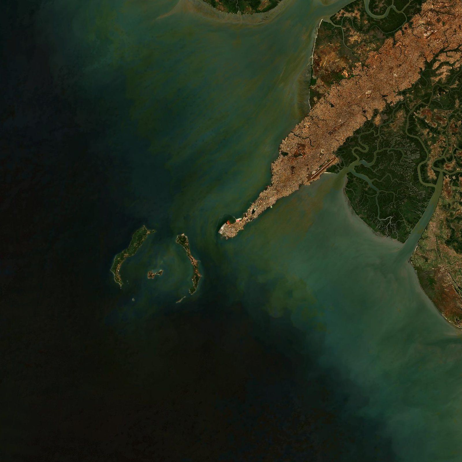 Satellite view of the Kaloum peninsula and the Port Autonome de Conakry